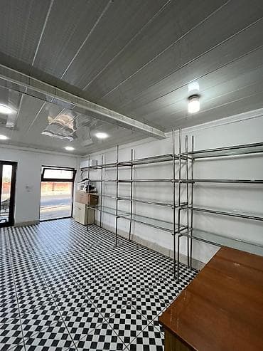 İcarəyə təqdim olunan geniş və işıqlı ticarət sahəsi 5334 - Açıq