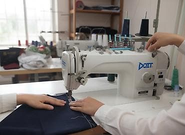 Ütülər və buxarlayıcılar: Sənaye tikiş maşını – DOIT markası - Tip: düz tikiş (1 iynə), sənaye — 1