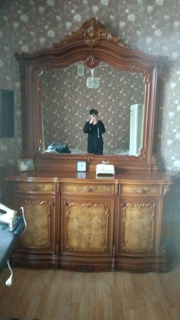 qizil qablari: Güzgülü — 1