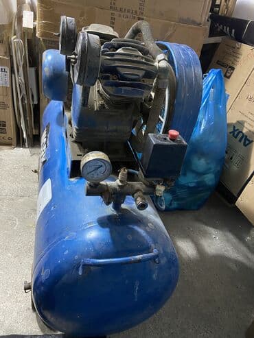 Kompressorlar: Sənaye tipli hava kompressoru Model: V-0.25/8 (etiketdə göstərilib) — 6