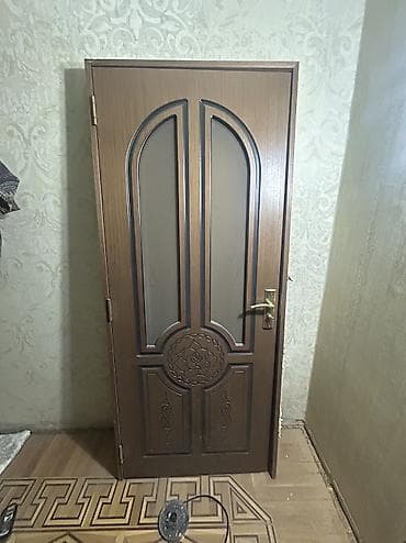 Крепежные изделия: Б/у Межкомнатная дверь 90х200 см С замком, Самовывоз — 1