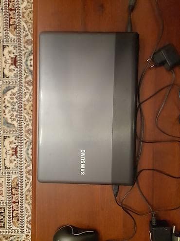 Samsung: Samsung noutbuk. Ekrani biraz sinib qalan her şey işlekdir — 2