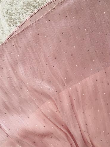 paltar satisi: Zərif plise dizaynlı, açıq çəhrayı rəngli midi ətək. Yüngül parça — 2