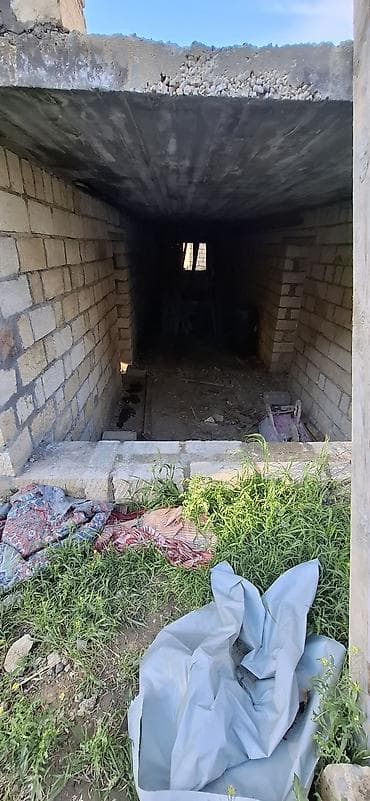 1 otaqli kiraye evler 250 azn: Satış üçün yarımçıq tikili – daş konstruksiyalı 2 mərtəbəli fərdi ev — 3