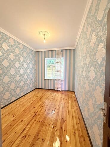 xacmaz ev: Ev xirdalanda yerlesir.Iase obeyektlerine yola yaxindi.1 mərtəbəli — 6