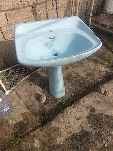 hamam ucun tulpan: 2 ədəd tülpan çanağı. Ağ və mavi. Hər ikisi əla vəziyyətdədir, sınığı — 3