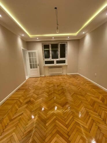 ağdaşda ucuz ev: Bakı, 3 otaqlı, Köhnə tikili, m. Nizami, 73 kv. m — 1