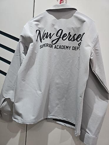 teddy kurtka: Ölçü: 13–14 yaş Model: yüngül kurtka/gödəkçə Rəng: açıq boz Dizayn — 1