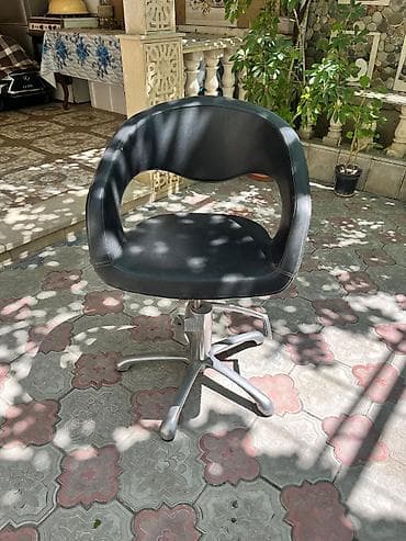 Saç stulu satılır işlənmiş. Vəzyəti yaxşıdır problemi yoxdu. Qiyməti — 1
