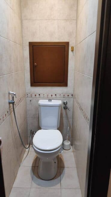 9 ci mikrorayon satilan evler: Bakı, 3 otaqlı, Köhnə tikili, m. Xalqlar Dostluğu, 385 kv. m — 8