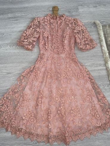 1 dəfə geyinilib. 36 razmerdi midi platyadı. Yuxarı hissəsi dar