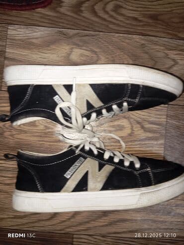 kamuflyaj kişi tolstovkaları: Ayaqabı satılır 42 razmer göy 6₼ ağ 5₼ ikisini alana endirim olacaq — 4