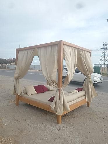 bag stullari: Açıq havada istirahət üçün taxta baldaxınlı lounge çarpayı - — 1