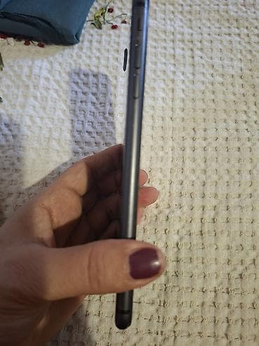 айфон 5 с: IPhone 8 Plus, Черный, Отпечаток пальца — 5