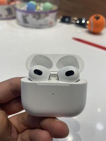 Apple AirPods (3-cü nəsil) simsiz qulaqlıq Xüsusiyyətlər: - lalafo.az -da Apple AirPods (3-cü nəsil) simsiz qulaqlıq Xüsusiyyətlər: -