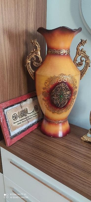 Bir vaza, Keramika