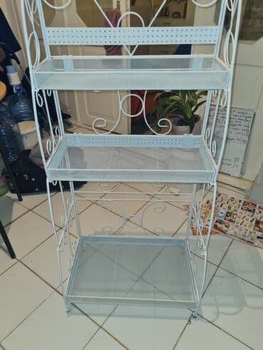 Aş qazanı: Metall dekorativ rəf stendi əla vəziyyətdə, hündürlüyü 138, eni 58 — 2