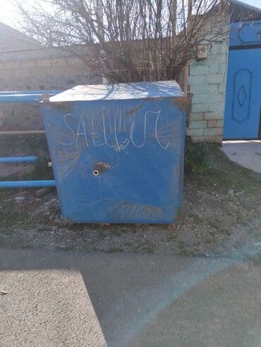 Lak-boya məhsulları: Çən və ayaqlıq — hər ikisi də satılır. Qiymət: 450 manat. Dəmir — 5