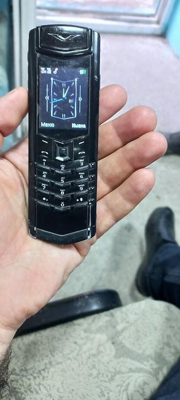 Vertu < 2 GB Memory Capacity, rəng - Qara, Düyməli