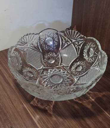 Xurustal meyvə qabı Təzədir 2ədəd biri 20 manat Nərimanov metrosunun