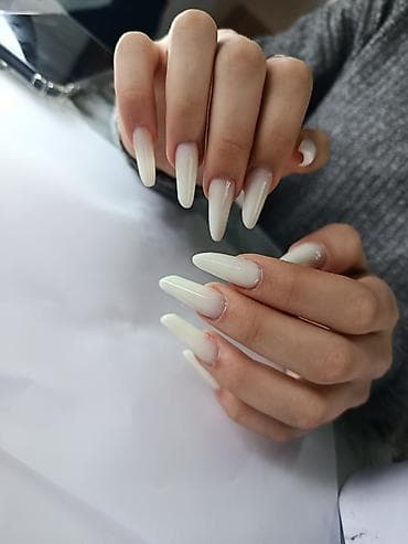 Автоуслуги: Xidmət: Professional manikür və pedikür, gel lak və uzatma Təsvir: - — 2