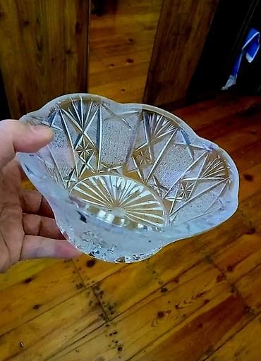 dekor saatlar: SSSR.1964 cü il. 
Xrustal.İri,vaza — 1