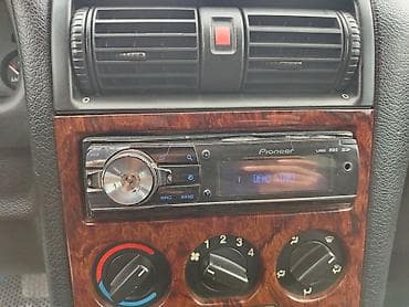 a 13 telefon: Maqnitol, Pioneer, AUX — 2