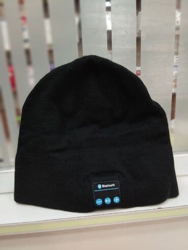 Bu papaq qulaqcıq funksiyasını daşıyır və Bluetooth vasitəsilə