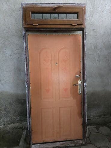 kombi aksesuarları: Metall qapılar – 2 ədəd - Material: polad/metal konstruksiya - Rəng — 2