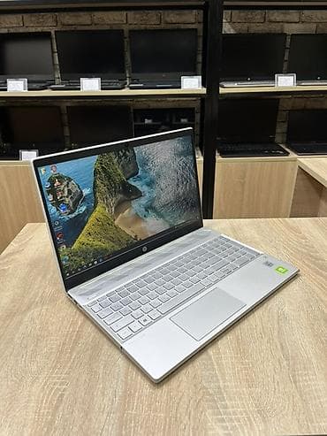 hp pavilion 15: İşlənmiş HP Pavilion, 15.6 ", Intel Core i5, 256 GB, Ödənişli çatdırılma — 2