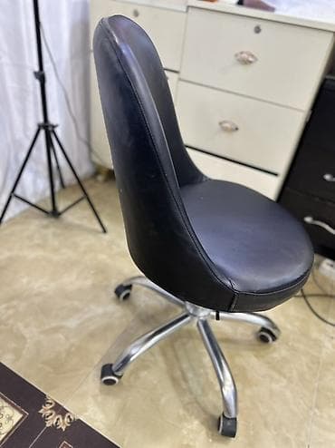 hamam ucun tulpan: Salon/studio üçün mebel dəsti - Təkərlərli iş kreslosu: - Rəng — 2