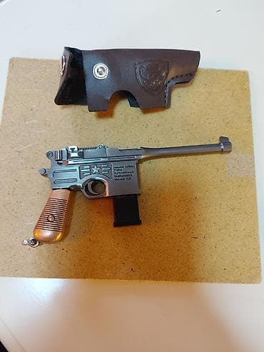 ad gunu dekoru: Mauser C96 tərzində mini model açarlıq və ya kolleksiya suveni̇ri - — 4