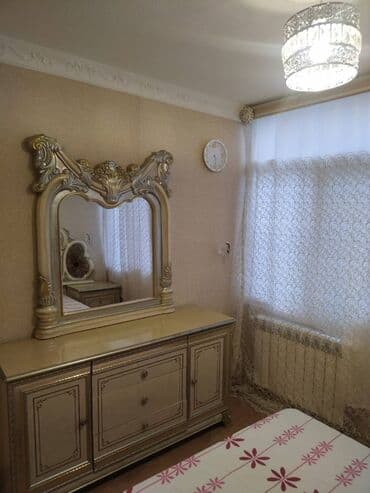 gəncədə 3 otaqlı ev: Nərimanov rayonu Gənclik28may metrosunun yaxınlığında, köhnə tikili — 4