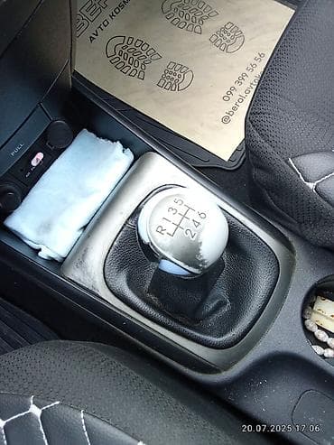 mercedes e class: Hyundai i30: 1.6 l | 2009 il Universal — 9