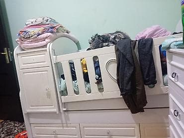 madeyra: Oğlan və qız üçün, İşlənmiş, Dördbucaq, Beşik, Dəstsiz, Matras ilə, Yellənmə mexanizm ilə — 1