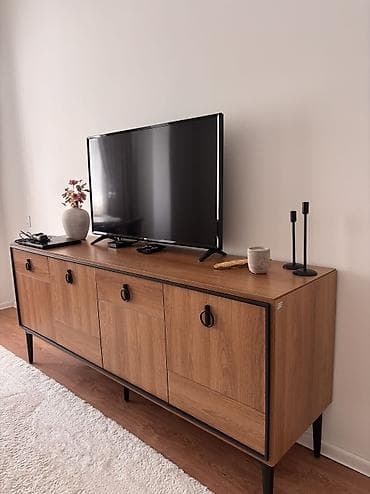 Tv stend 350 azn .istikbaldan alinib