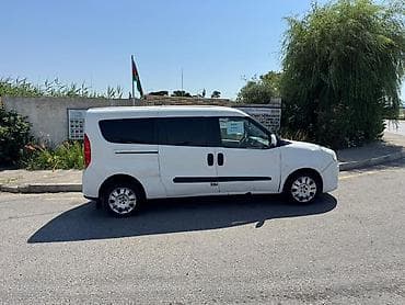 e 3 2: Fiat Doblo: 1.5 l | 2012 il 38000 km Van/Minivan — 4
