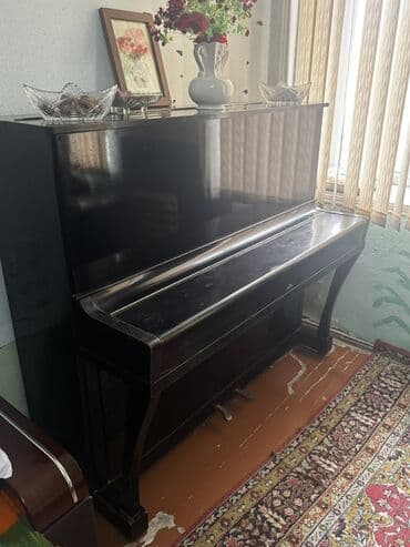 piano mahnilari: Akkustik dik pianino – klassik qara korpusda, şaquli konstruksiya. - 2 — 2