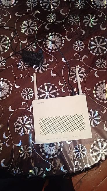Huawei Wi‑Fi router - Brend/model: Huawei (iki antenalı simsiz