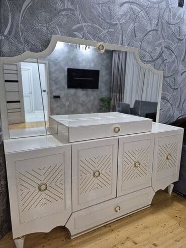 yazı stolu modelleri: Güzgülü — 1