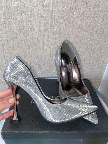 зеленые туфли: Туфли, Размер: 37, цвет - Серебристый, Новый — 1