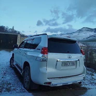 Toyota Land Cruiser Prado – ağ rəngli, 7 yerlik geniş salonlu SUV lalafo.az -da Toyota Land Cruiser Prado – ağ rəngli, 7 yerlik geniş salonlu SUV