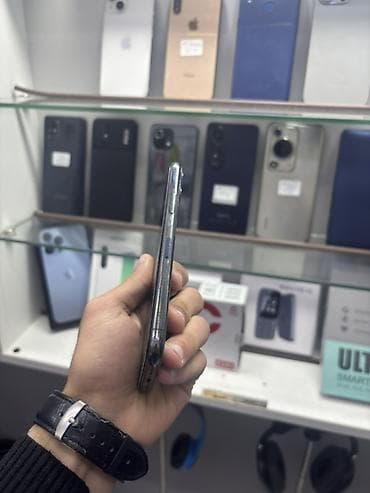 telefin: IPhone 11 Pro, Natural Titanium, Face ID — 4