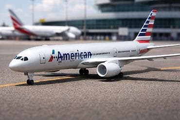 American Airlines təyyarə maketi – vitrin/masaüstü dekoru — 1