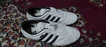 barya ayakkabı: Krasovka Adidas olcusu 40 yaxshi veziyetdedir yunqul ve rahatdir — 1
