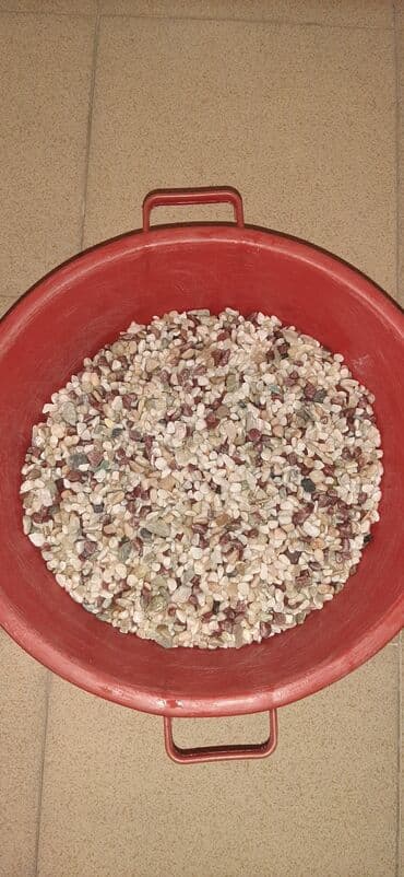 Напольные покрытия: Dekorativ çınqıl daşlar İstifadə sahələri: - Akvarium, teraryum və su — 3