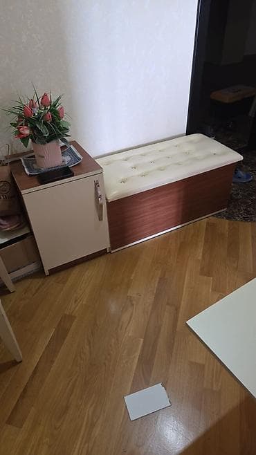 Divan, komod və dəhliz üçün mebel dəsti.
 3 ewya 220azn. 


- — 3
