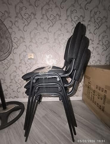 3 ədəd stul satlir 1 ədəd Qiymet 30 azn.Ünvan Masazır (3545) Elmira x — 1