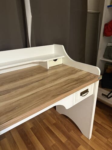 Ofis dəst mebeli: İşlənmiş, Dördbucaq masa — 3