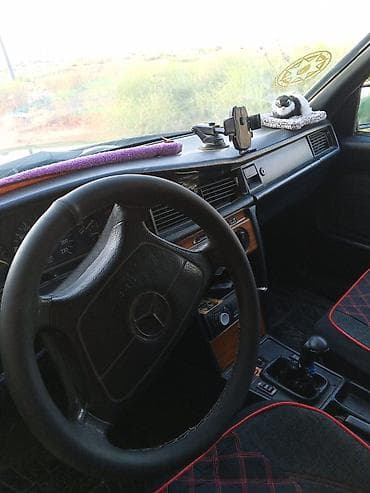 yan güzgülər s: Mercedes-Benz 190 (W201) sedan - Kuzov: 4 qapılı sedan, qara rəng hu — 6